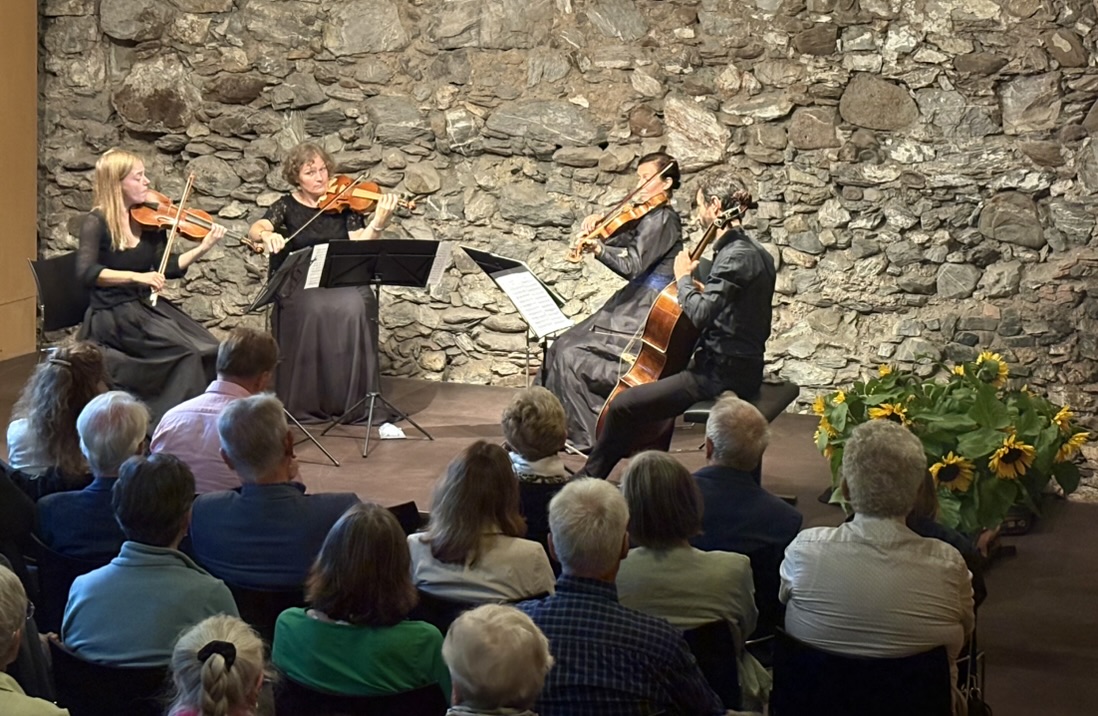 03131CED-977C-459E-8A0C-EBCFE71D41C3_1_105_c